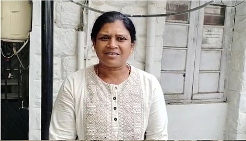 ബൈസണ്വാലിയില് വോട്ട് ചോദിച്ചെത്തിയ സ്ഥാനാര്ഥിക്ക് നായയുടെ കടിയേറ്റു; വളർത്തുനായ കടിച്ചത് വീടുകയറി പ്രചരണത്തിനിടെ