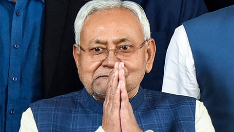 പത്താം തവണയും മുഖ്യമന്ത്രിയാകാന് നിതീഷ് കുമാര്; 22 മന്ത്രിമാരും നാളെ സത്യപ്രതിജ്ഞ ചെയ്യും