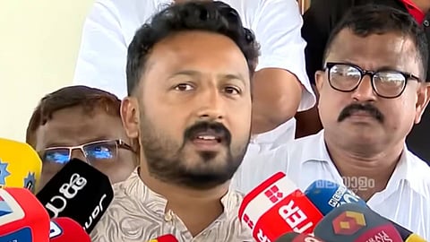 രാഹുൽ മാങ്കൂട്ടത്തിലിൻ്റെ
ഫ്ലാറ്റിലെ സിസിടിവി ദൃശ്യങ്ങൾ ഡിലീറ്റ് ചെയ്ത നിലയിൽ; പൊലീസിനെ തെറ്റിദ്ധരിപ്പിക്കാനും നീക്കം