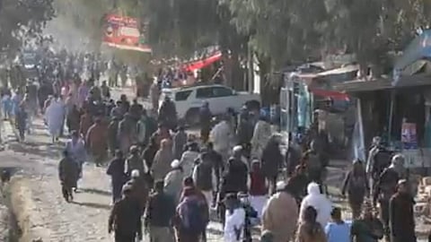 വധശിക്ഷ കാണാനെത്തിയ ജനക്കൂട്ടം