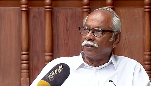 ആര്എസ്എസുമായി ധാരണ പാടില്ലെങ്കില് വെല്ഫെയര്പാര്ട്ടിയുമായും പാടില്ല, കോണ്ഗ്രസിന് തിരിച്ചടിയാകും: എംഎന് കാരശ്ശേരി