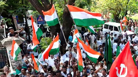 കേരളം യുഡിഎഫ് 'കൈ'കളിൽ; എൽഡിഎഫിന് കനത്ത തിരിച്ചടി