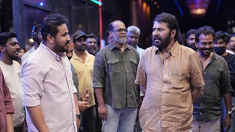 ദുൽഖർ സൽമാൻ ചിത്രത്തിൻ്റെ ലൊക്കേഷൻ സന്ദർശിച്ച് മമ്മൂട്ടി