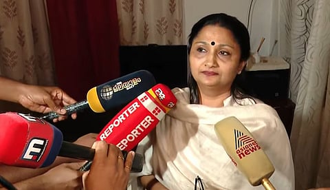 കൊച്ചി മേയറാവാത്തതില് പരിഭവമില്ല, പാര്ട്ടിയാണ് വലുത്; പാര്ട്ടിക്ക് തെറ്റുപറ്റിയെങ്കില് തിരുത്തേണ്ടത് നേതൃത്വം: ദീപ്തി മേരി വര്ഗീസ്