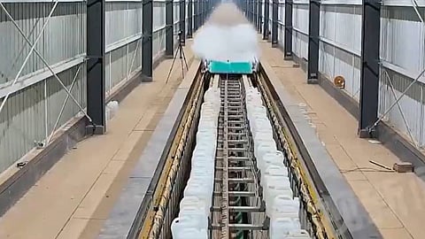 2 സെക്കൻഡിൽ 700 കിലോമീറ്റർ വേഗത, നിലംതൊടാതെ പാഞ്ഞ് മാഗ്ലെവ് ട്രെയിൻ; ലോക റെക്കോർഡുമായി ചൈന