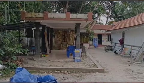 ആലപ്പുഴയില് ക്ഷേത്രത്തിലെ തിരുവാഭരണം മോഷണം പോയി, കീഴ്ശാന്തിയെയും കാണാനില്ല; അന്വേഷണം ആരംഭിച്ച് പൊലീസ്