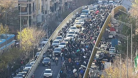 അണയാതെ ഇറാനിലെ ജനരോഷം; 20ഓളം പേർ കൊല്ലപ്പെട്ടതായി റിപ്പോർട്ടുകൾ