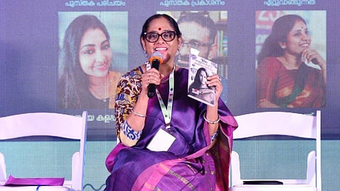 'കഴിഞ്ഞ വർഷം പകുതി മുതൽ തൊഴിൽരഹിത, മിനിമം മര്യാദ കാണിക്കുന്നവരോടേ ഇനി കൂട്ടു കൂടുന്നുള്ളൂ'; ഫേസ്ബുക്ക് പോസ്റ്റുമായി സജിത മഠത്തിൽ