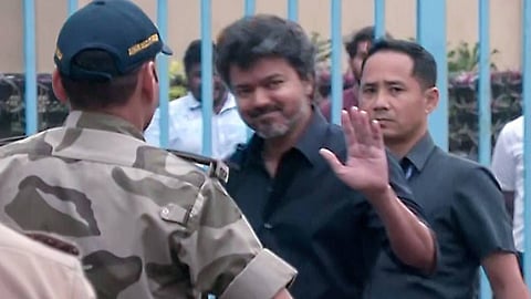 കരൂര് ദുരന്തത്തില് വിജയ് പ്രതിയാകുമോ? ഫെബ്രുവരിയില് സിബിഐ കുറ്റപത്രം സമര്പ്പിച്ചേക്കും