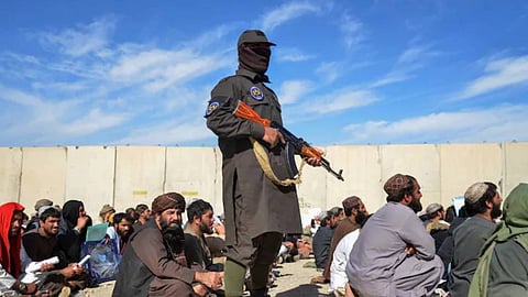 കുറ്റം ചെയ്താൽ മതപണ്ഡിതന്മാർക്ക് 'ഉപദേശം'സാധാരണക്കാർക്ക് കഠിനശിക്ഷ; അഫ്ഗാനിസ്ഥാനിൽ അടിമത്തം നിയമവിധേയമാക്കുന്ന പുതിയ നിയമവുമായി താലിബാൻ