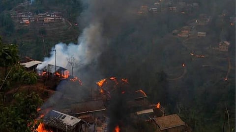 മണിപ്പൂരിൽ വീണ്ടും സംഘർഷം; വീടുകൾക്ക് തീയിട്ടു, ഉഖ്റൂലിൽ നിരോധനാജ്ഞ