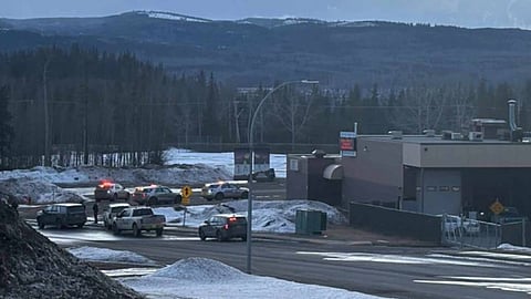 കാനഡയിലെ സ്കൂളിൽ വെടിവയ്പ്; അക്രമിയെന്ന് സംശയിക്കുന്ന സ്ത്രീ ഉൾപ്പെടെ 10 പേർ കൊല്ലപ്പെട്ടു