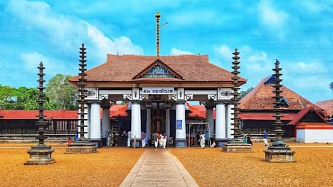 " വൈക്കം ക്ഷേത്രത്തിൽ കഴകം ജീവനക്കാരനായി ബ്രാഹ്മണർ മതി"; തിരുവിതാംകൂർ ദേവസ്വം ബോർഡ് യോഗത്തിൽ ജാതിവാദവുമായി ദേവസ്വം അസിസ്റ്റൻ്റ് കമ്മീഷണർ