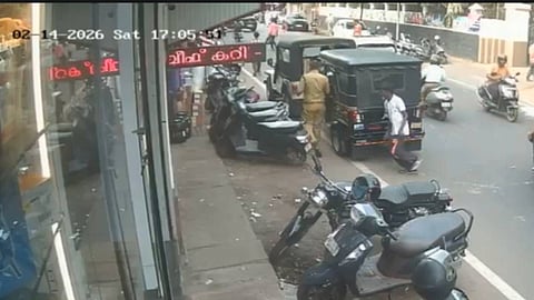 കോഴിക്കോട് ടൗൺ സ്റ്റേഷൻ എസ്ഐയ്ക്ക് കുത്തേറ്റു