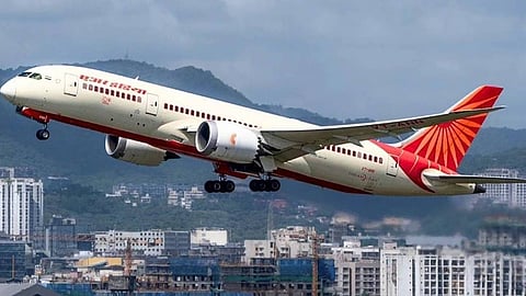 ഗൾഫ് രാജ്യങ്ങളിലേക്ക് കൂടുതൽ വിമാന സർവീസുകൾ; ദുബായ് വ്യോമപാത ഇന്ന് ഭാഗികമായി തുറക്കും