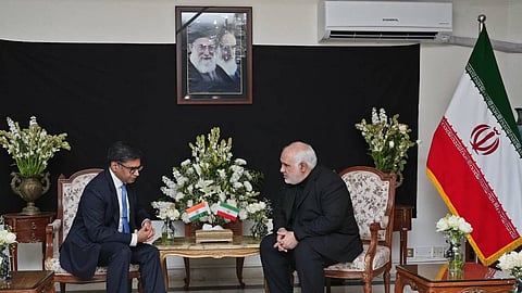 ഒടുവില് ഖമനേയിക്ക് അനുശോചനം രേഖപ്പെടുത്തി ഇന്ത്യ; ഇറാന് എംബസി സന്ദര്ശിച്ച് വിദേശകാര്യ സെക്രട്ടറി