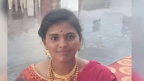 പഴയ സാമ്പാർ വിളമ്പിയതിനെ ചൊല്ലി ഭർത്താവുമായി തർക്കം; ബെംഗളൂരുവിൽ യുവതി ജീവനൊടുക്കി