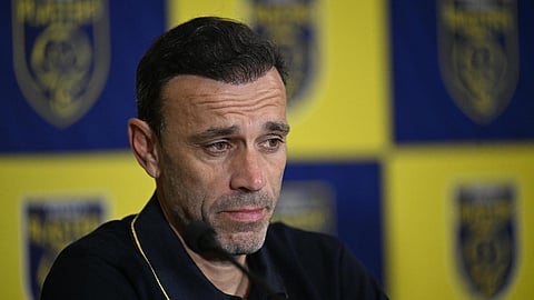 തോറ്റ് തോറ്റ് മടുത്തു! കോച്ച് ഡേവിഡ് കറ്റാലയെ പുറത്താക്കി ബ്ലാസ്റ്റേഴ്സ്