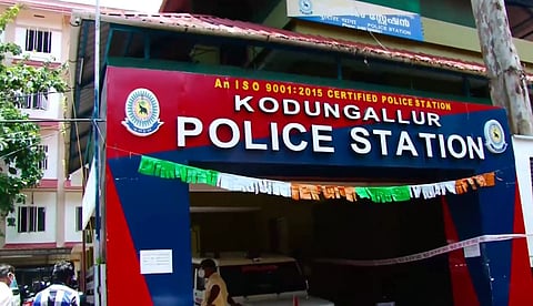 കൊടുങ്ങല്ലൂരില് ദമ്പതികളുടെ ഫ്ളാറ്റില് ഫ്രിഡ്ജില് നിന്ന് ഭ്രൂണം കണ്ടെത്തി; കേസെടുത്ത് പൊലീസ്