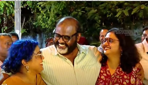 ആള്ക്കൂട്ടത്തില് നിന്ന് രണ്ട് പരിചയമുഖങ്ങള്; തെരഞ്ഞെടുപ്പ് പ്രചരണത്തിനിടെ സി.പി. ജോണിന് മുന്നില് സര്പ്രൈസ് എന്ട്രിയുമായി മക്കള്