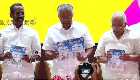 പെൻഷൻ 3000 രൂപയാക്കും, ഡിസൈന്ഡ് സ്മാര്ട്ട് റോഡുകള്, പലിശരഹിത വായ്പ; 950 വാഗ്ദാനങ്ങളുമായി എല്ഡിഎഫ് പ്രകടനപത്രിക