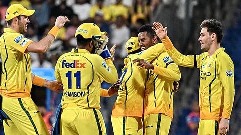 സഞ്ജുവിൻ്റെ തോളിലേറി വാങ്കഡെയിൽ ചെന്നൈയുടെ മുംബൈ വധം; മുംബൈയെ തകർത്തത് 103 റൺസിന്