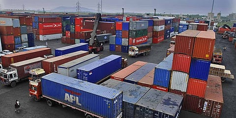 ഉപ്പെന്ന വ്യാജേന അരിക്കടത്ത്; വല്ലാര്പാടത്ത് കസ്റ്റംസ് പിടിച്ചത് ഒരു കോടിയിലേറെ രൂപയുടെ അരി