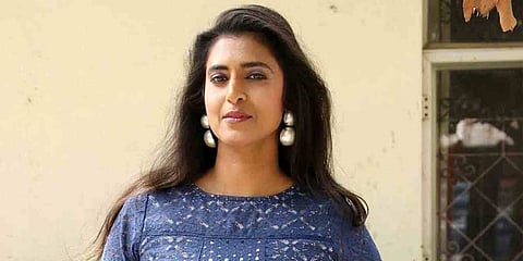 നിങ്ങള് കുടിക്കൂ, പത്ത് ലക്ഷം നേടൂ എന്നതാണോ ദ്രാവിഡ മോഡല്: വിഷമദ്യ ദുരന്തത്തില് സഹായം പ്രഖ്യാപിച്ചതിനെതിരെ നടി കസ്തൂരി