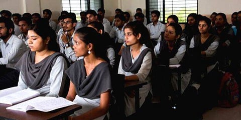 പ്ലസ്വൺ സീറ്റ് പ്രതിസന്ധി:
വിദ്യാർത്ഥി സംഘടനകളുമായി ചർച്ച നടത്താനൊരുങ്ങി സർക്കാർ