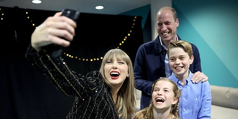 ടെയ്ലര് സ്വിഫ്റ്റിന്റെ സംഗീതത്തില് മതിമറന്ന് വില്യം രാജകുമാരന്;'റോയല് സെല്ഫി' വൈറല്