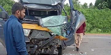 കല്ലട ബസ് അപകടം വീണ്ടും;
ഗുണ്ടൽപ്പേട്ടിൽ മലയാളിയുടെ പിക് അപ്പ് ഇടിച്ചുതെറിപ്പിച്ചു