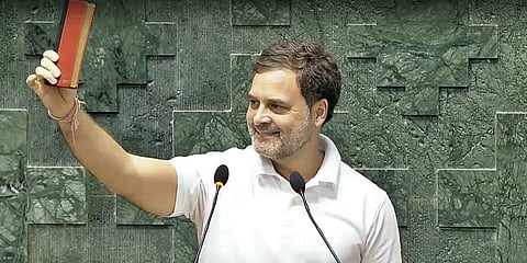 ഭരണഘടന ഉയര്ത്തി സഭയിലെത്തി; എംപിയായി ദൃഢപ്രതിജ്ഞ ചെയ്ത് രാഹുല് ഗാന്ധി