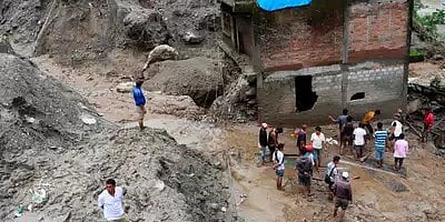 കനത്ത മണ്ണിടിച്ചിലും, വെള്ളപ്പൊക്കവും; നേപ്പാളിൽ മഴക്കെടുതിയിൽ മരിച്ചവരുടെ എണ്ണം 20 ആയി