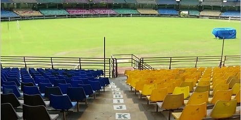 നിർമാണത്തിൽ പിഴവ്; സുരക്ഷാ ഭീഷണിയിൽ കലൂർ സ്റ്റേഡിയം