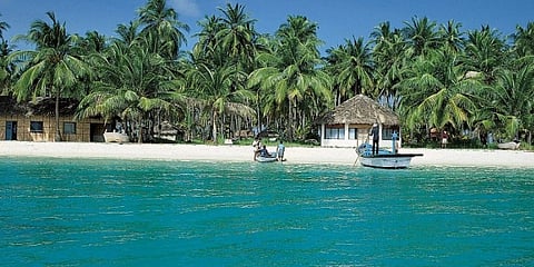 നഷ്ടപരിഹാരം പോലുമില്ല; ലക്ഷദ്വീപിലെ മുഴുവന് പണ്ടാരഭൂമിയും പിടിച്ചെടുക്കാന് ഉത്തരവ്