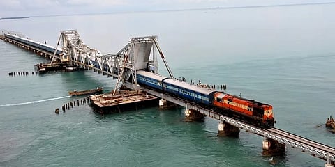 പാമ്പനിലെ പുതിയ റെയിൽവേ പാല നിർമാണം അവസാനഘട്ടത്തിലേക്ക്