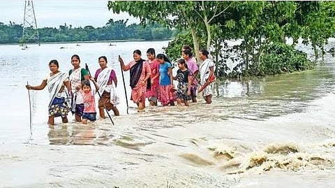 ദുരിതമൊഴിയാതെ അസം; വെള്ളപ്പൊക്കത്തിൽ മരിച്ചവരുടെ എണ്ണം 85 ആയി