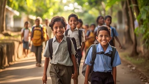 'ബാഗില്ലാതെ സ്കൂളിലേക്ക്'; എൻസിഇആർടിയുടെ പുതിയ പദ്ധതി അവലോകനം ചെയ്ത് കേന്ദ്ര വിദ്യാഭ്യാസ മന്ത്രാലയം