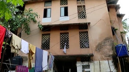 പരാതിയുമായി ചെന്നപ്പോൾ മേയറുടെ പരിഹാസം; കോഴിക്കോട് മത്സ്യത്തൊഴിലാളികളുടെ ഫ്ലാറ്റ് അപകടാവസ്ഥയിൽ