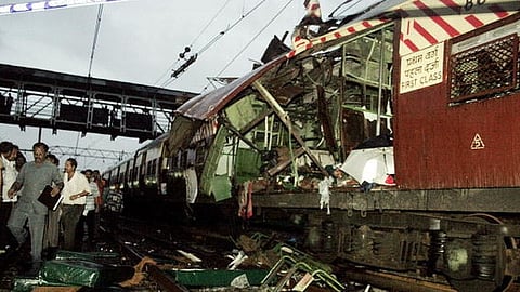 രാജ്യത്തെ വിറപ്പിച്ച സ്ഫോടനം; മുംബൈ ട്രെയിൻ ദുരന്തത്തിൻ്റെ 18 വർഷങ്ങൾ