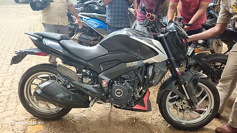 എംവിഡി പിടിച്ചെടുത്ത രൂപമാറ്റം വരുത്തിയ ബൈക്ക്