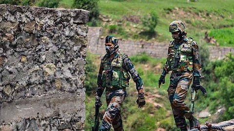 ആയുധമേന്തിയ അപരിചിതരെ കണ്ടെന്ന് പ്രദേശവാസികൾ; ജമ്മു കാശ്മീരിൽ സുരക്ഷ സേനയുടെ കനത്ത പരിശോധന