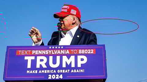 വെടിവെപ്പിനിടെ ഡൊണാള്ഡ് ട്രംപ്