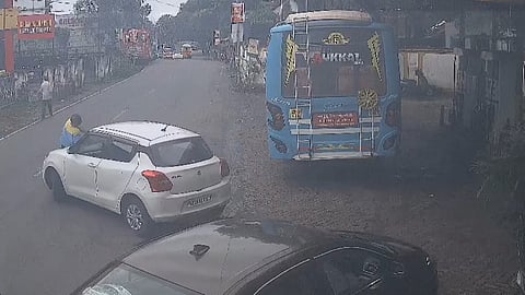 പൊലീസുകാരന്റെ ഗുണ്ടായിസം; പണം ചോദിച്ചതിന് പെട്രോൾ പമ്പ് ജീവനക്കാരനെ ബോണറ്റിലിരുത്തി വണ്ടിയോടിച്ചു