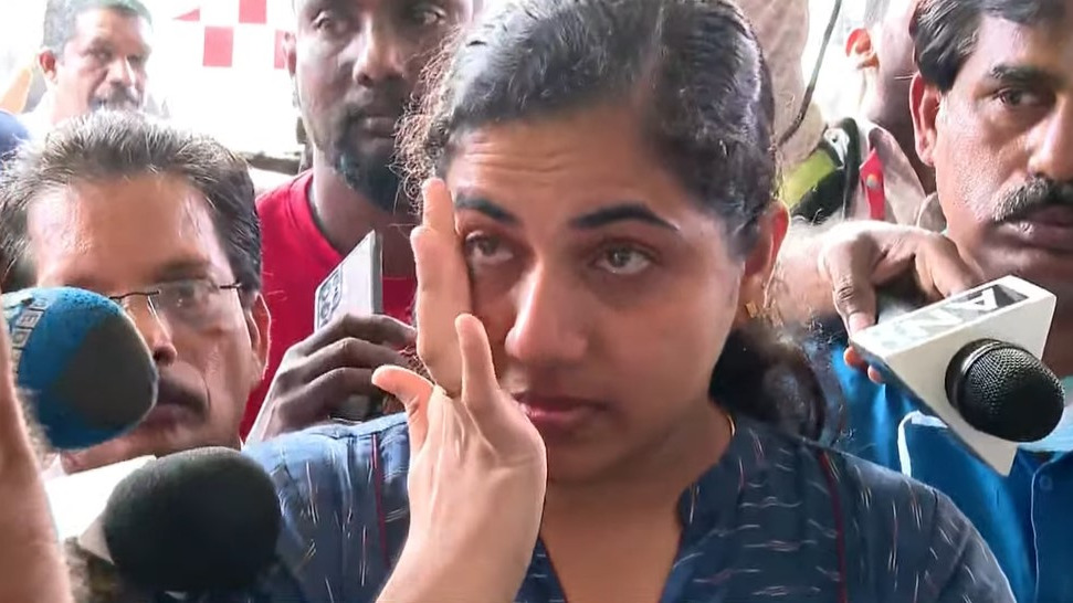 ആമയിഴഞ്ചാൻ അപകടം: വികാരഭരിതയായി മേയർ ആര്യ രാജേന്ദ്രൻ