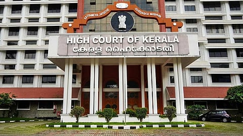 ആമയിഴഞ്ചാൻതോട് അപകടം; റെയിൽവേയോട് വിശദീകരണം തേടി ഹൈക്കോടതി