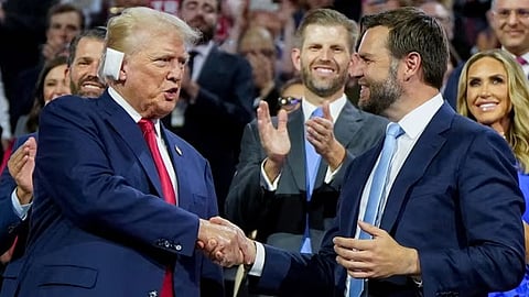 വധശ്രമത്തിന് ശേഷം ആദ്യമായി പൊതുവേദിയിലെത്തി ട്രംപ്; ഈ അതിജീവനം ദൈവികമെന്ന് പ്രാസംഗികർ