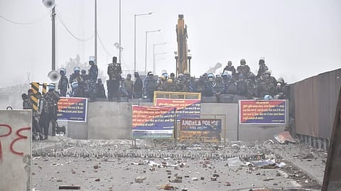 കർഷക സമരത്തിനിടെ അടച്ച ശംഭു അതിർത്തി തുറക്കാൻ ഹൈക്കോടതി നിർദേശം; ഡല്ഹി മാര്ച്ചിനൊരുങ്ങി കര്ഷകര്