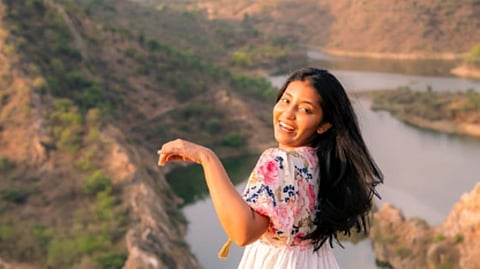 മരിച്ച ആൻവി കാംദാർ