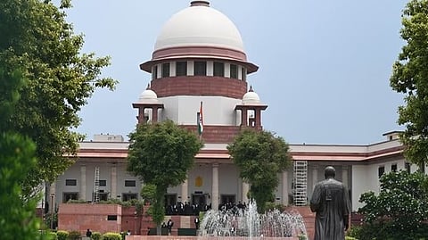 ഗവർണർ ആനന്ദ ബോസിനെതിരായ പീഡന പരാതി; പശ്ചിമബംഗാൾ സർക്കാരിന് നോട്ടീസയച്ച് സുപ്രീം കോടതി